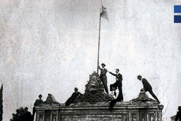 EN LA IMAGEN SE PUEDE VER  LA FOTO HISTORICA DE LA REFORMA UNIVERSITARIA EN CORDOBA